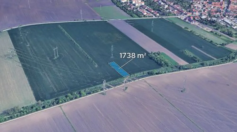 Prodej pole 1738 m²