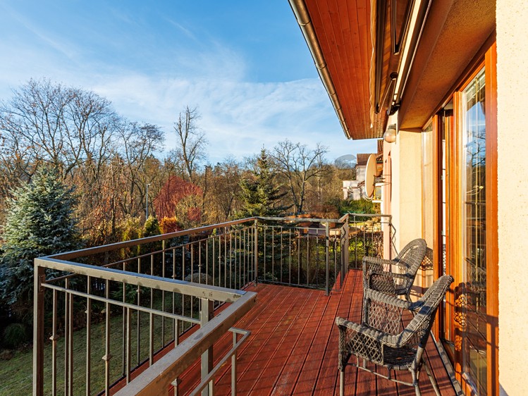Haus zum Kauf, 268 m² (2 von 30)
