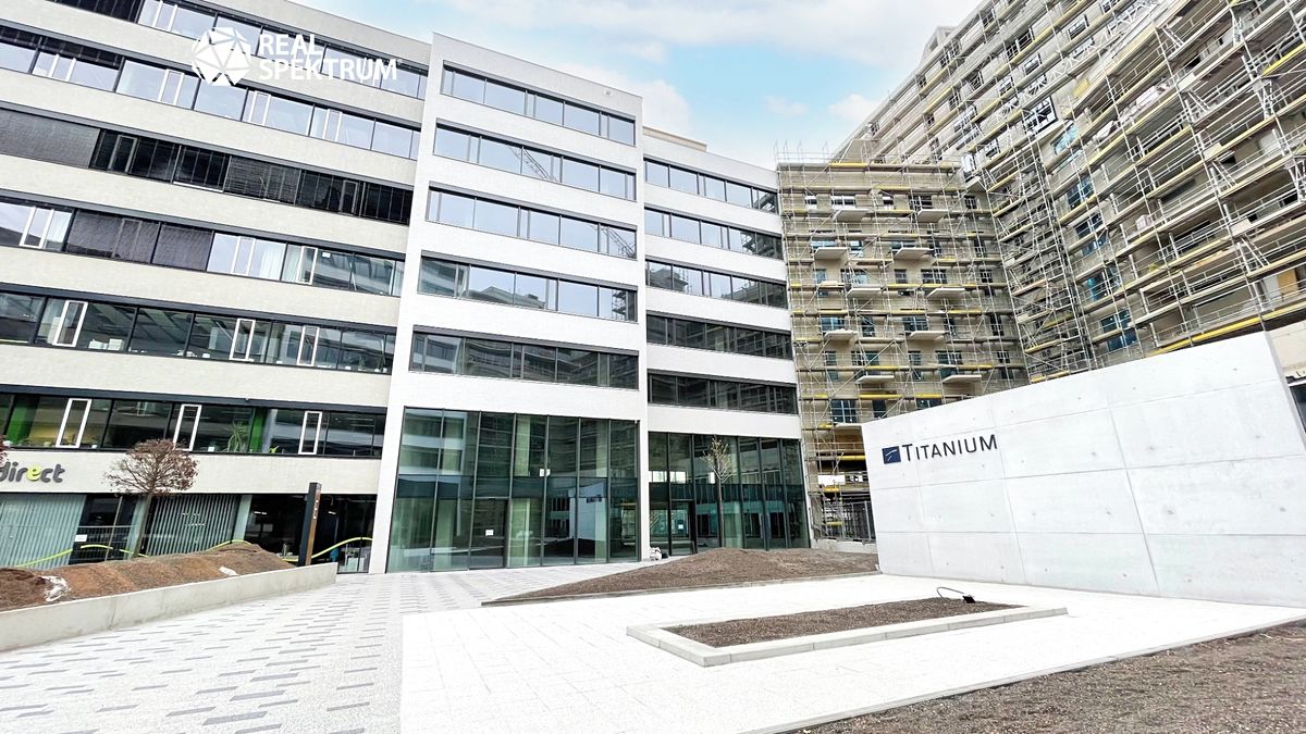 Pronájem kanceláře 240 m²