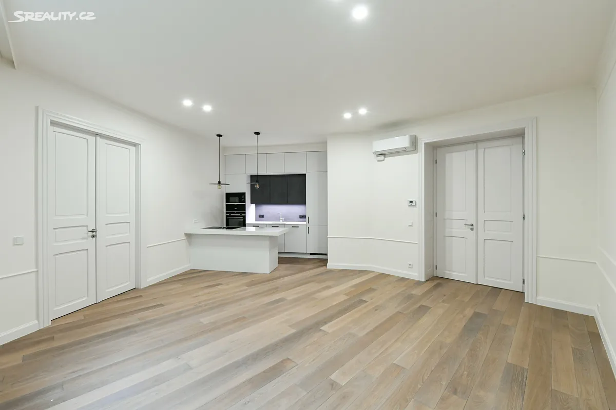 Pronájem bytu 4+kk 116 m² – pohled 2