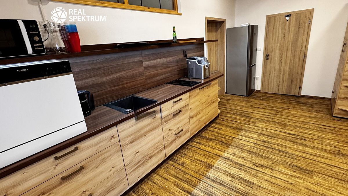 Pronájem kanceláře 125 m² – fotografie 3