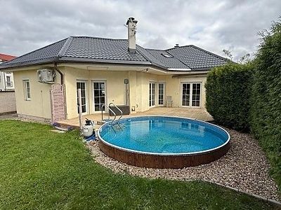 Pronájem rodinného domu 145 m², pozemek 1049 m²