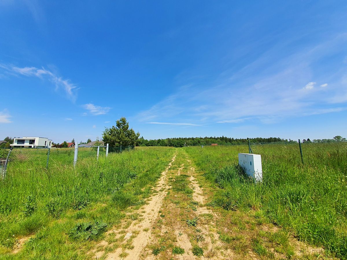 Prodej stavebního pozemku 924 m², Babice – fotka 1 z 3