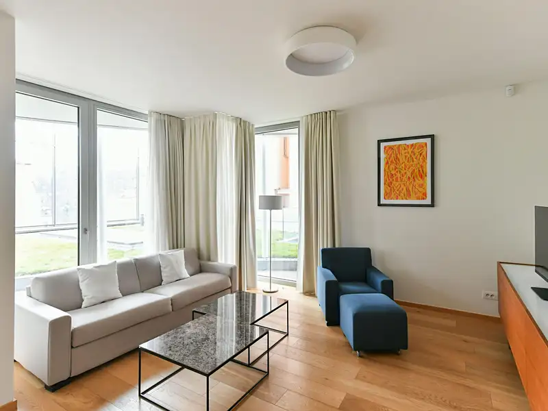 Pronájem bytu 2+kk 71 m², Praha – náhled fotky 1