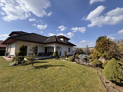 Prodej  rodinného domu 402 m², pozemek 1 016 m²