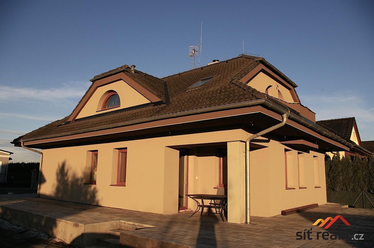 Prodej rodinného domu 165 m², pozemek 1088 m² – fotografie 5