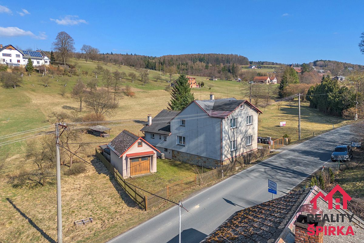 Prodej rodinného domu 150 m², pozemek 1636 m² – fotografie 2