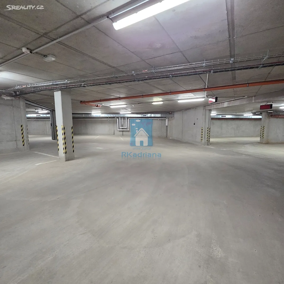 Pronájem garážového stání 15 m² – pohled 4