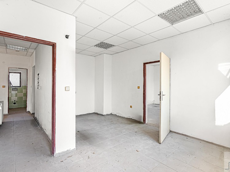 Комерційне приміщення на продаж, 12 119 м² (20 з 22)