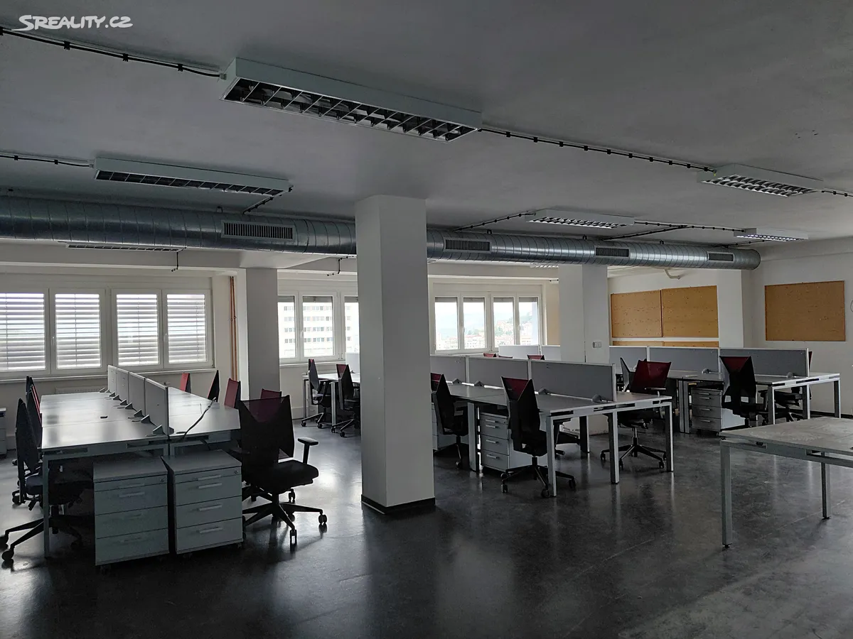Pronájem kanceláře 444 m², Praha