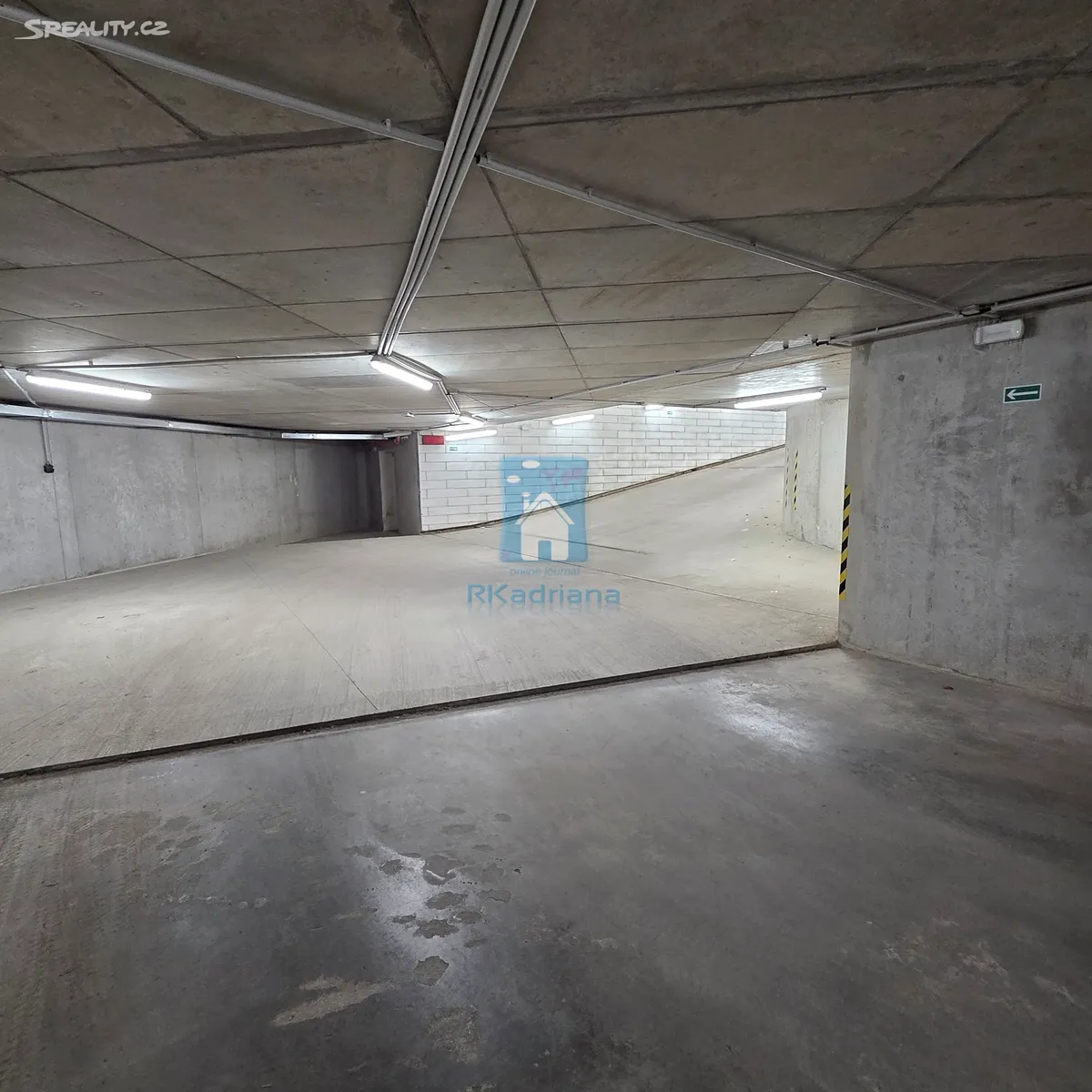 Pronájem garážového stání 15 m² – pohled 6