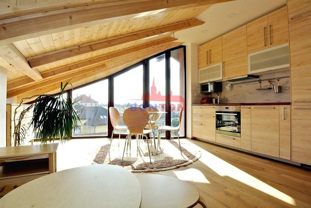 Pronájem bytu 3+kk 63 m²