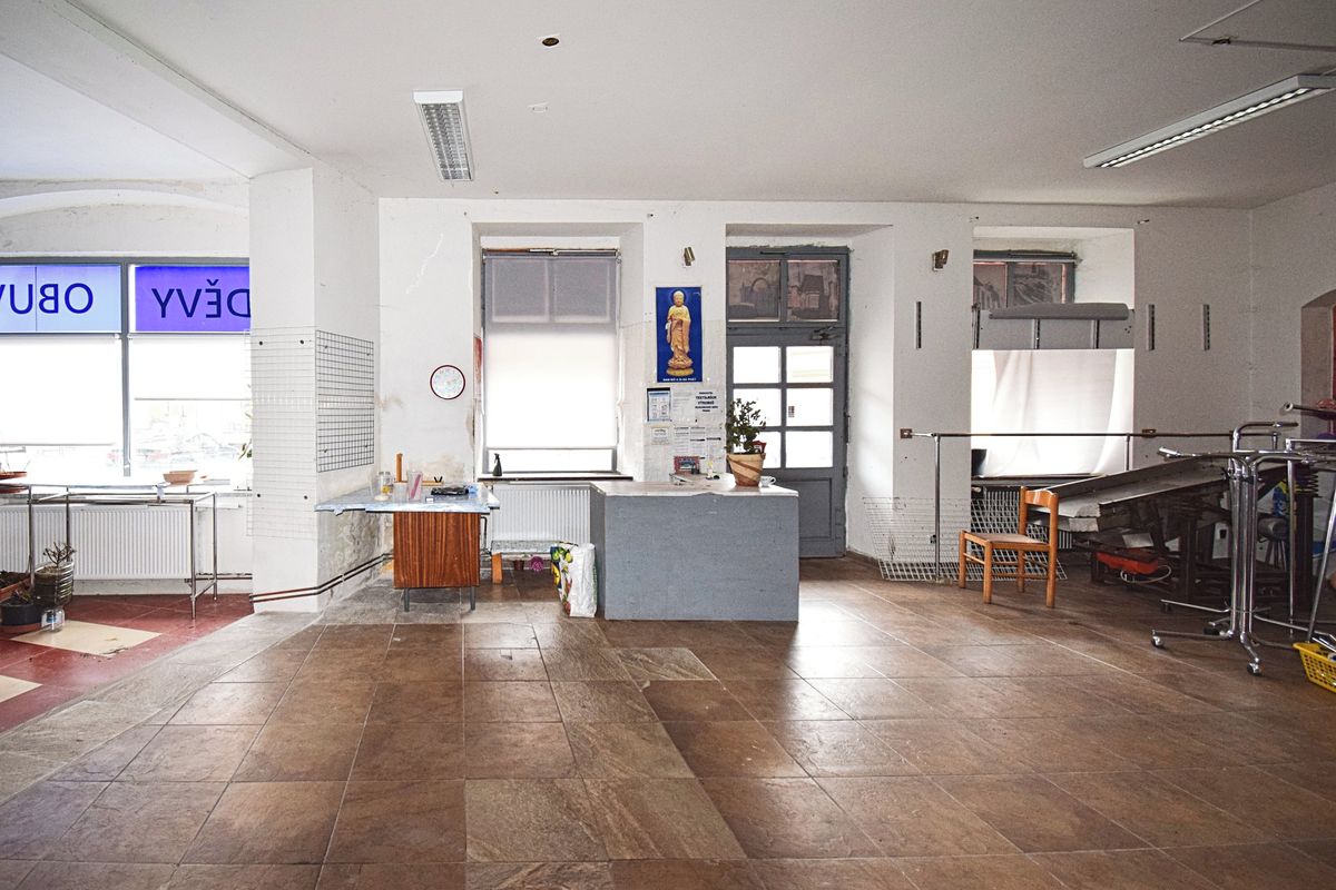 Pronájem obchodního prostoru 120 m² – fotografie 2