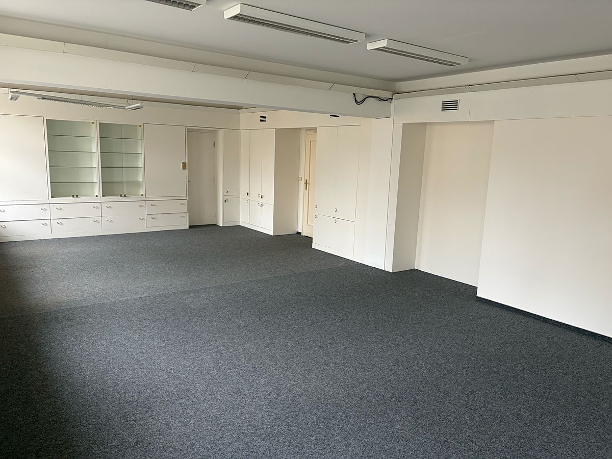 Pronájem kanceláře 82 m² – fotografie 3