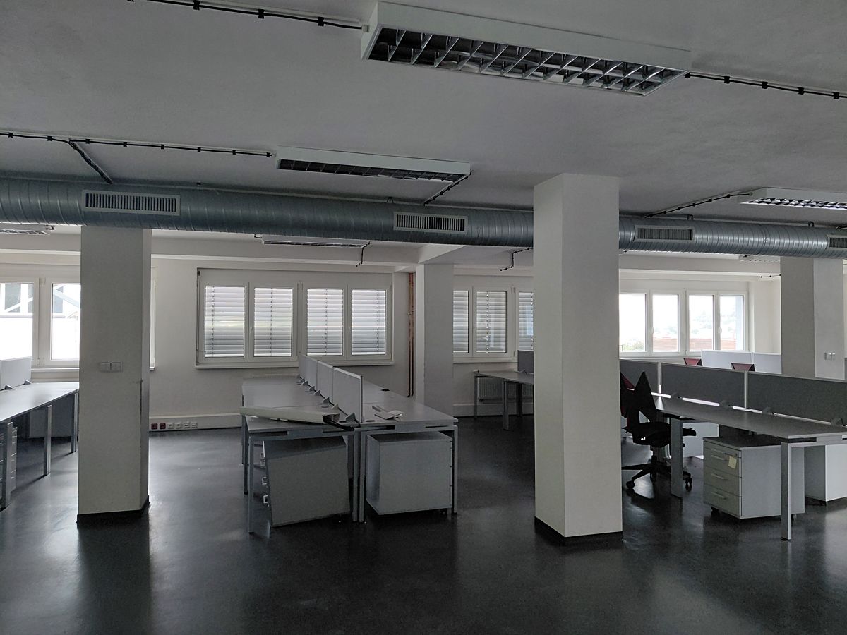 Pronájem kanceláře 444 m² – fotografie 2