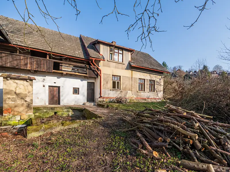 Prodej rodinného domu 286 m², pozemek 9288 m², Turnov – náhled fotky 1