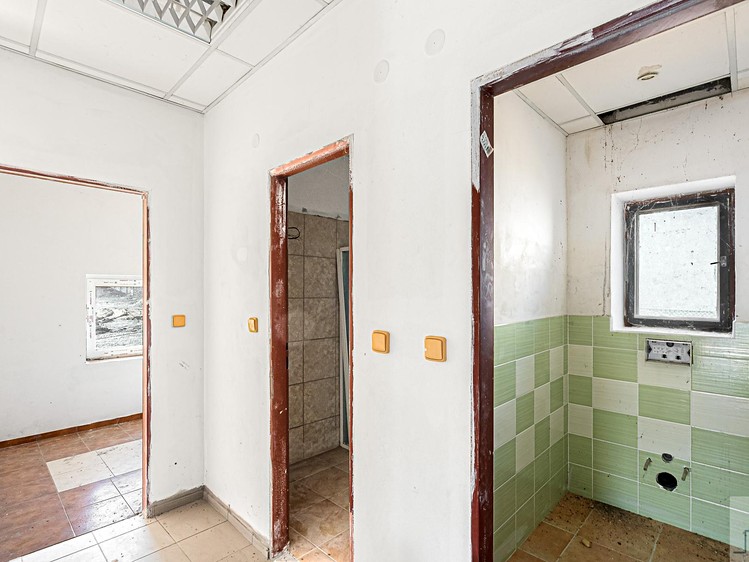 Комерційне приміщення на продаж, 12 119 м² (19 з 22)
