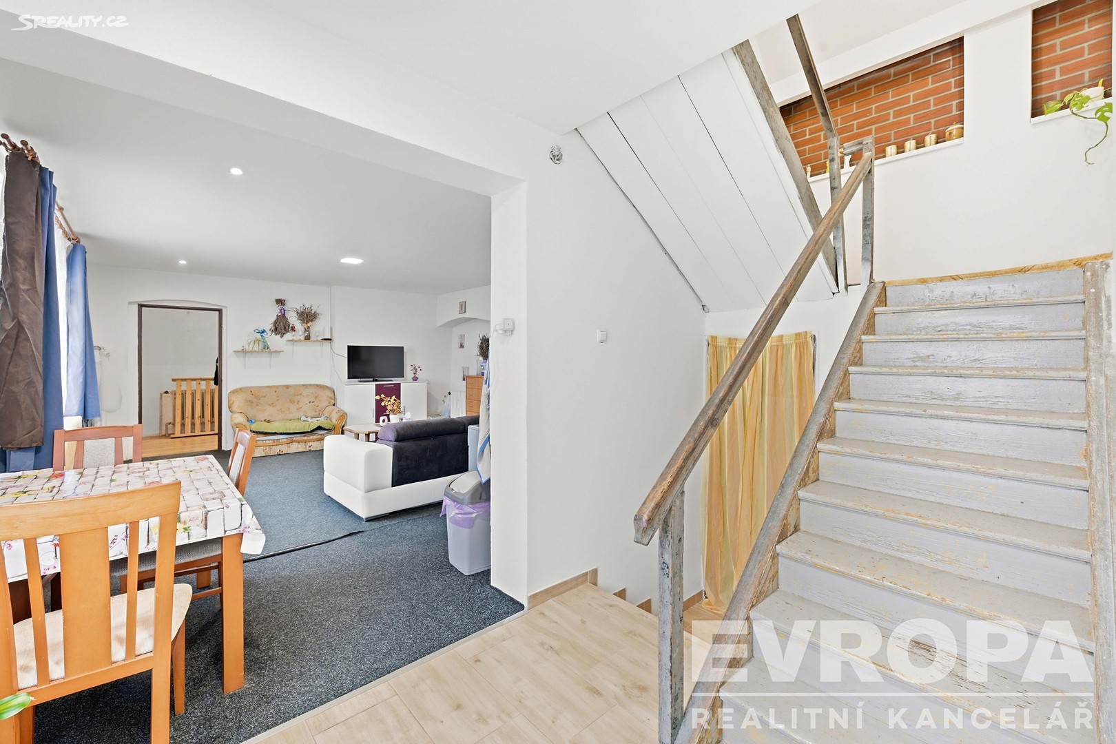 Prodej  rodinného domu 188 m², pozemek 926 m² – pohled 4
