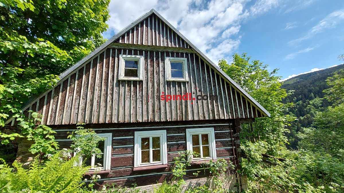 Prodej chalupy 303 m², pozemek 303 m²