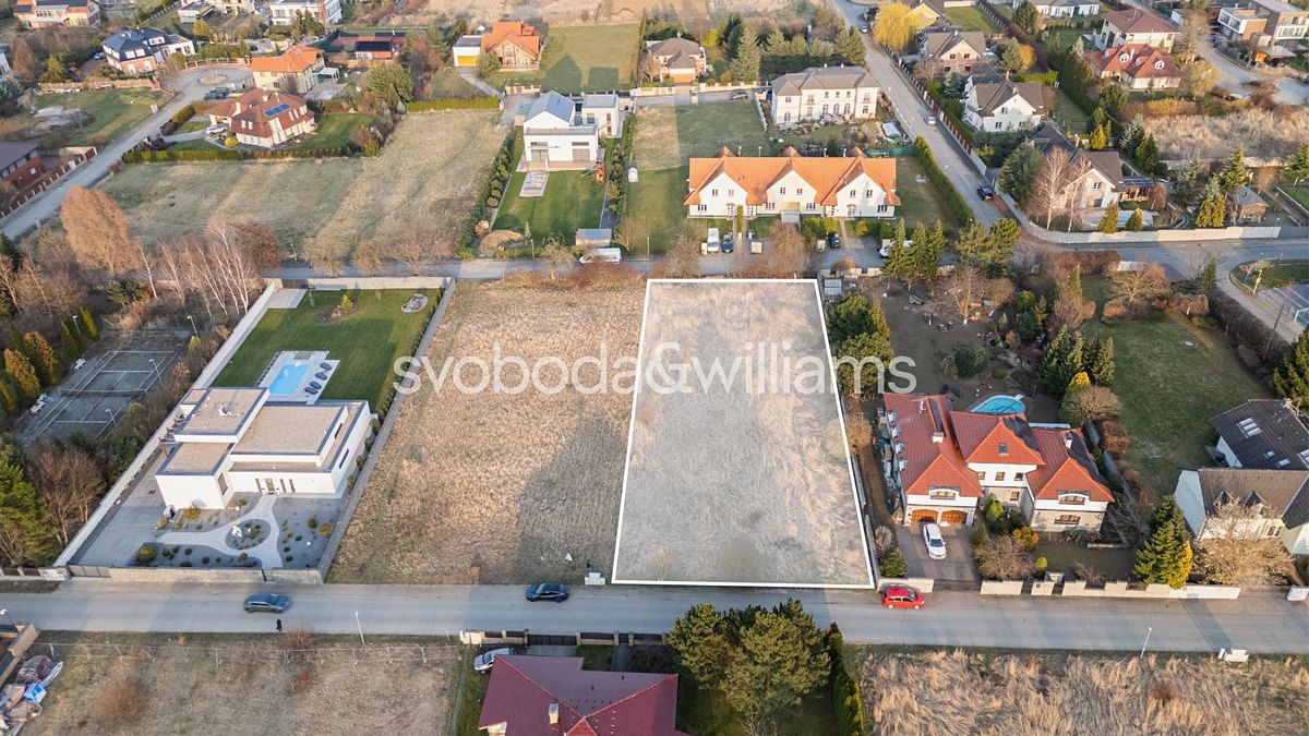 Prodej stavebního pozemku 2108 m²