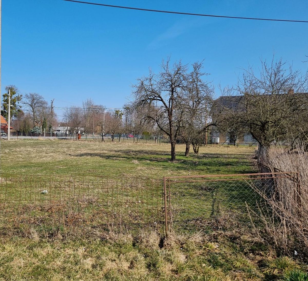 Prodej stavebního pozemku 1102 m² – fotografie 2