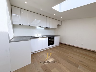 Pronájem bytu 3+kk 82 m²