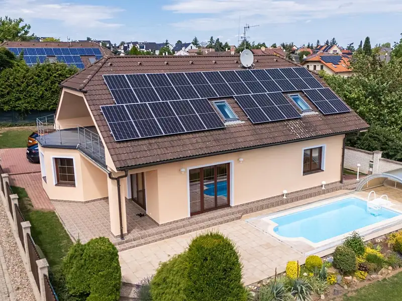 Prodej rodinného domu 350 m², pozemek 814 m², Horoměřice – náhled fotky 2