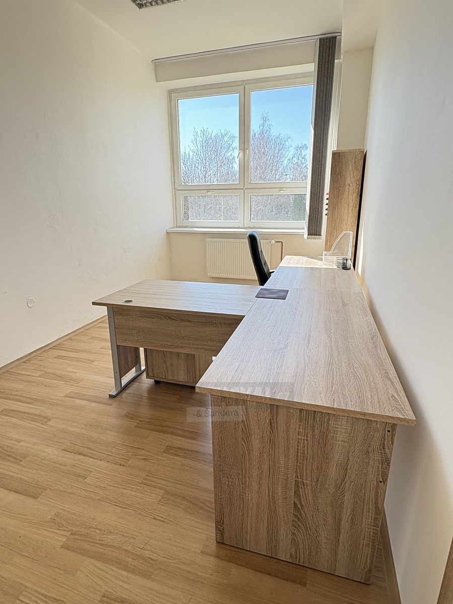 Pronájem kanceláře 55 m² – fotografie 3