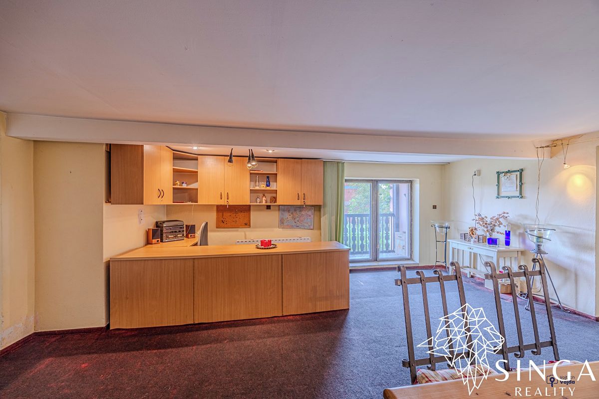 Prodej rodinného domu 212 m², pozemek 1270 m² – fotografie 5