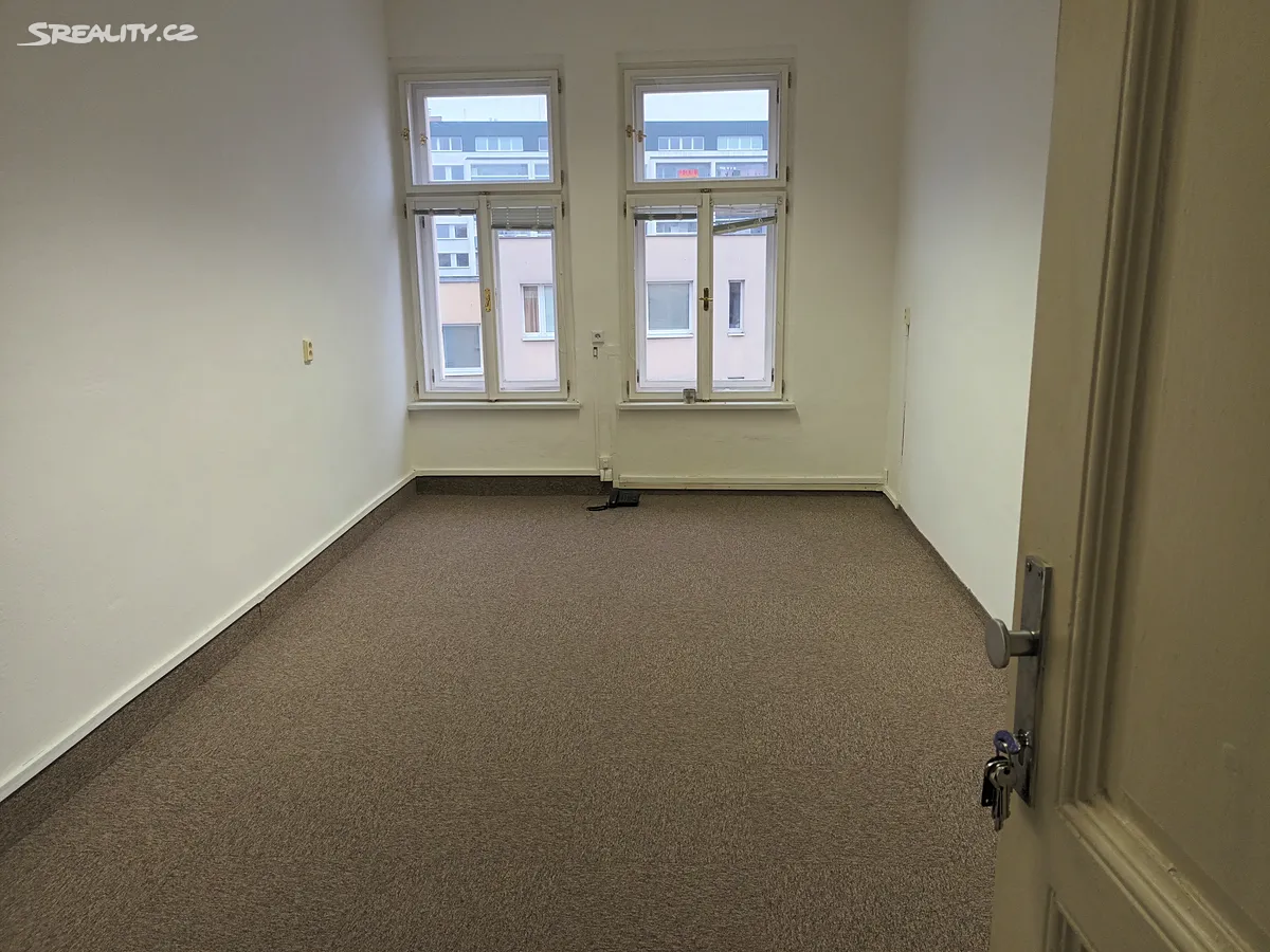 Pronájem kanceláře 16 m², Praha