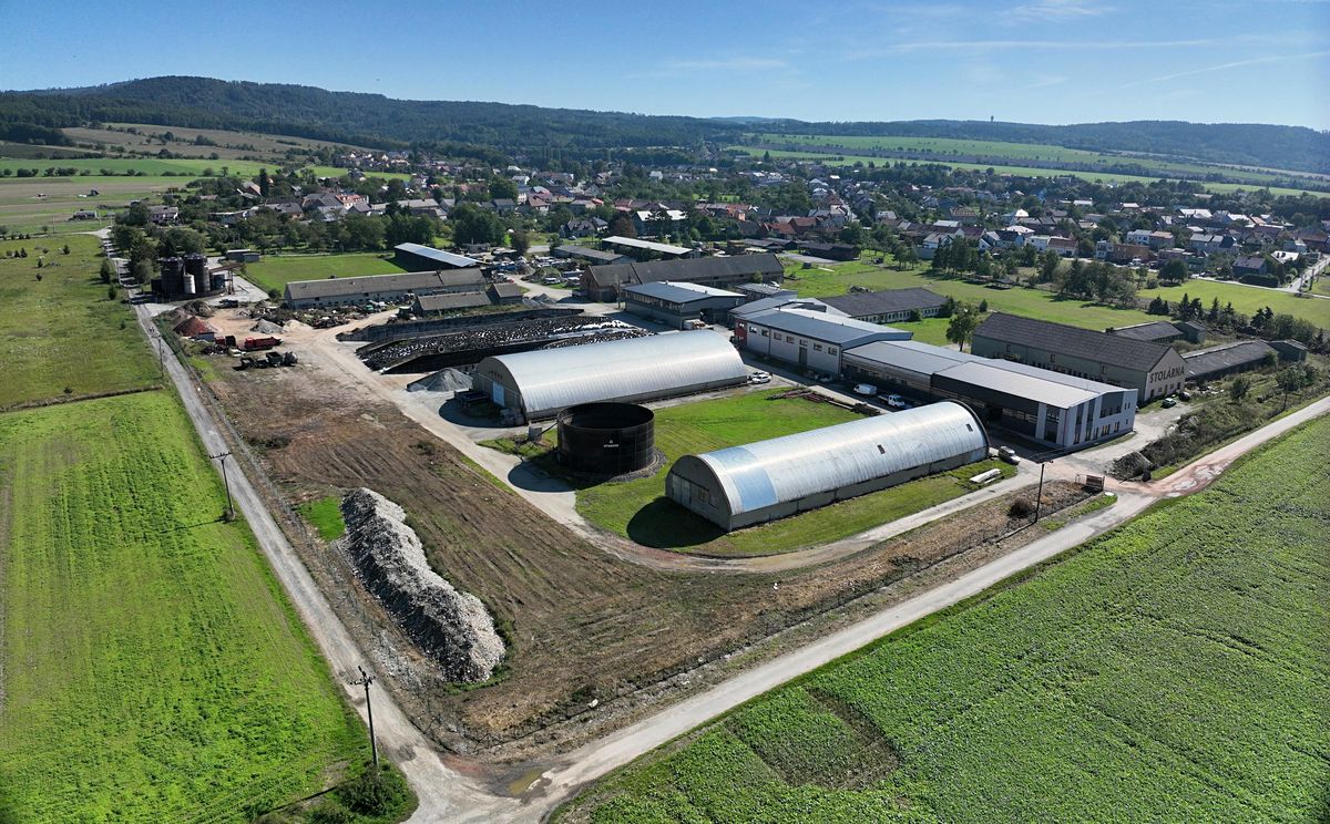 Prodej komerčního pozemku 11000 m²