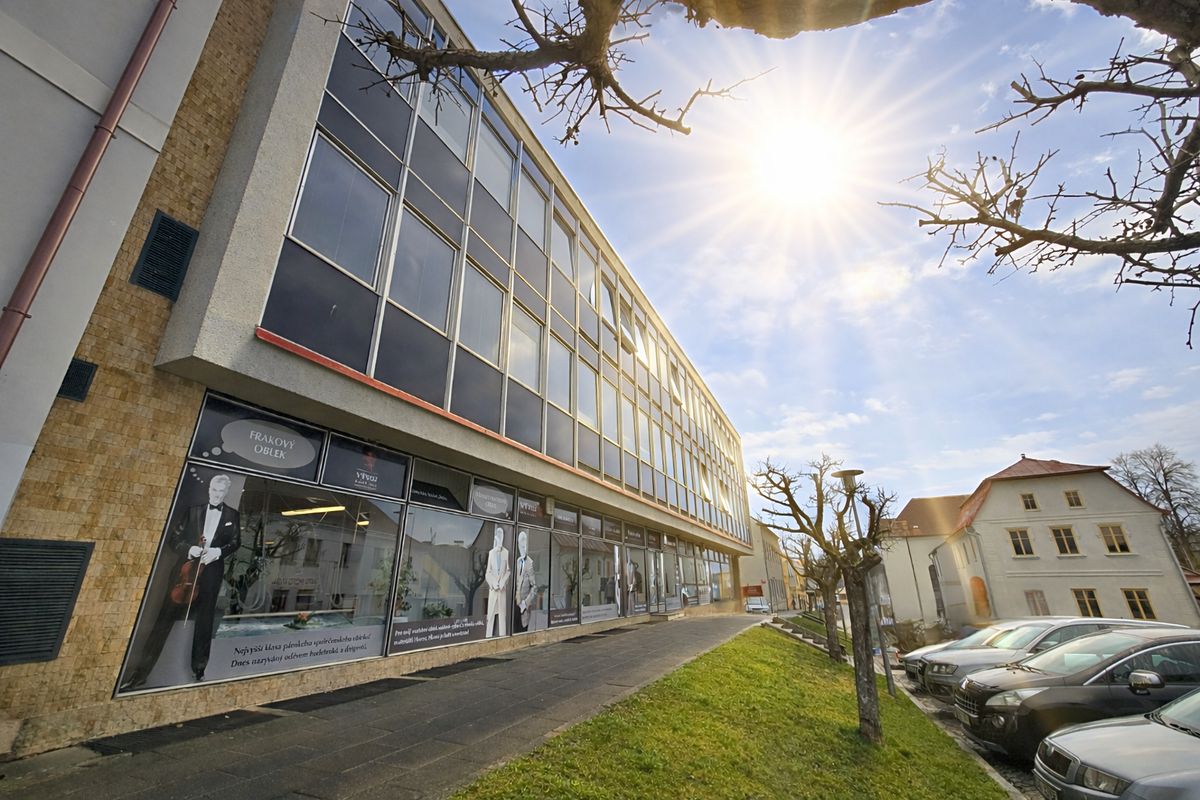 Pronájem obchodního prostoru 141 m²