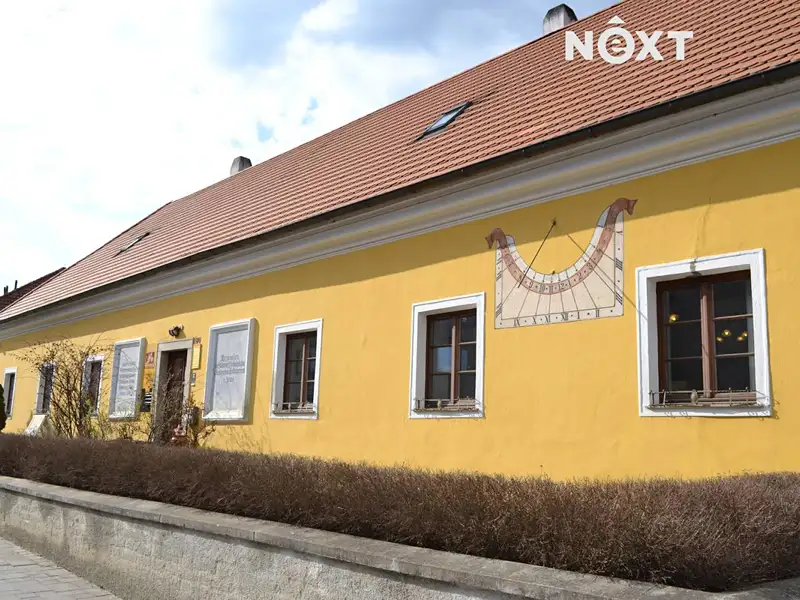 Pronájem obchodního prostoru 137 m², Třeboň – náhled fotky 1