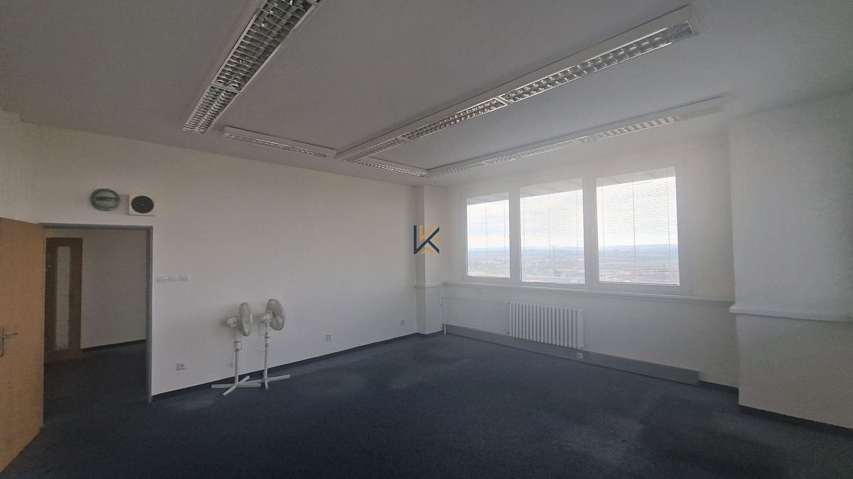 Pronájem kanceláře 52 m² – fotografie 4
