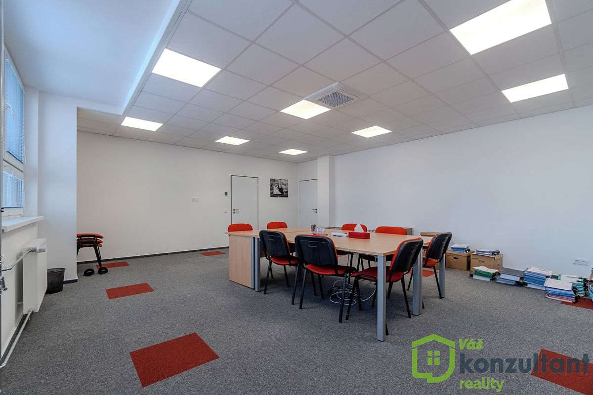 Pronájem výrobní haly, prostoru 3000 m² – fotografie 3