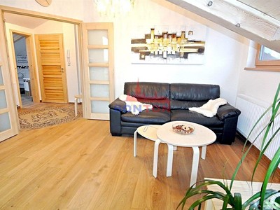 Pronájem bytu 3+kk 63 m² (Podkrovní) — photo 3