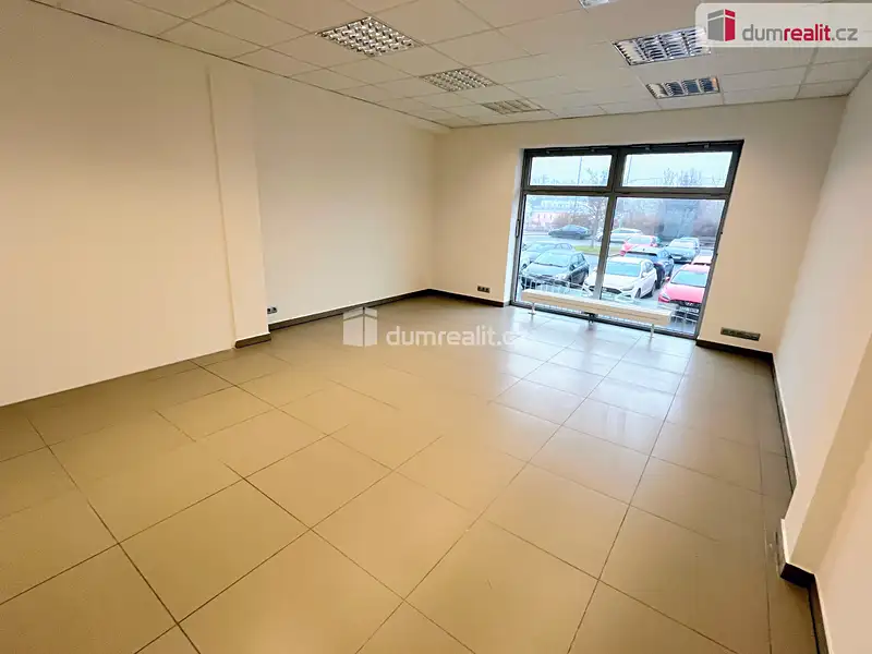 Pronájem kanceláře 32 m², Uherské Hradiště – náhled fotky 1