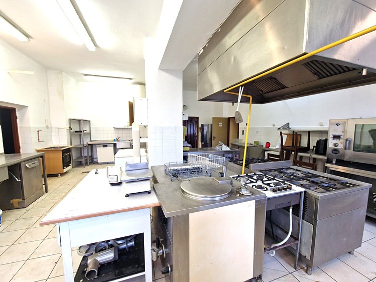 Pronájem komerčního prostoru, 395 m² (9 z 12)