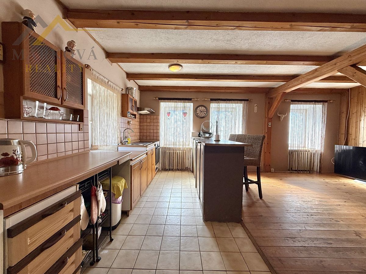 Prodej rodinného domu 192 m², pozemek 803 m² – fotografie 5