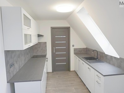 Pronájem bytu 3+kk 75 m² (Podkrovní)