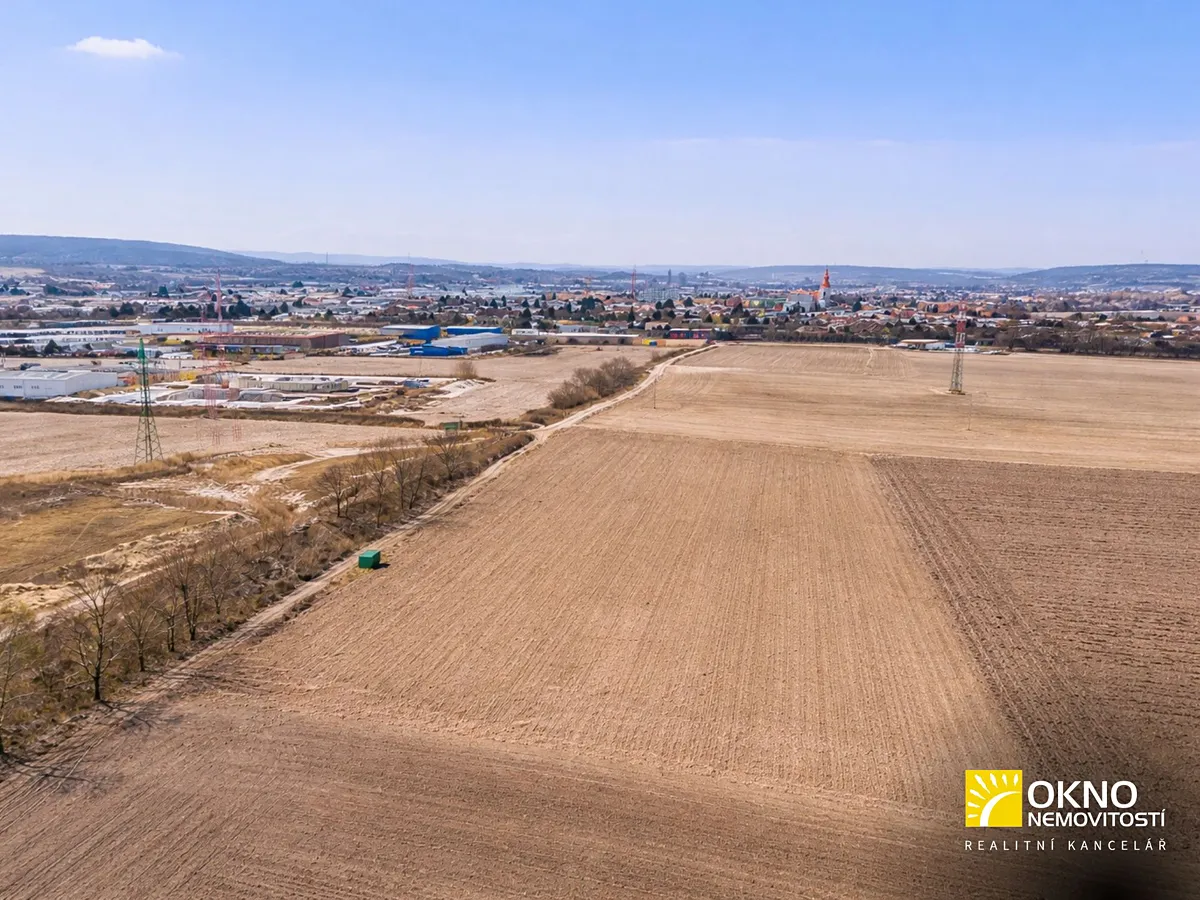 Prodej pole 8562 m²