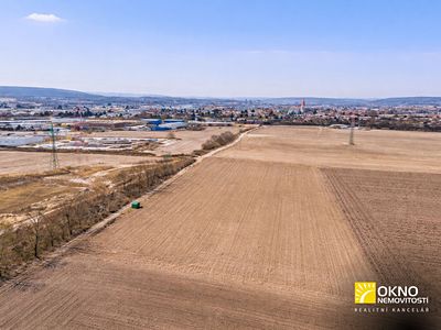 Prodej pole 8562 m²