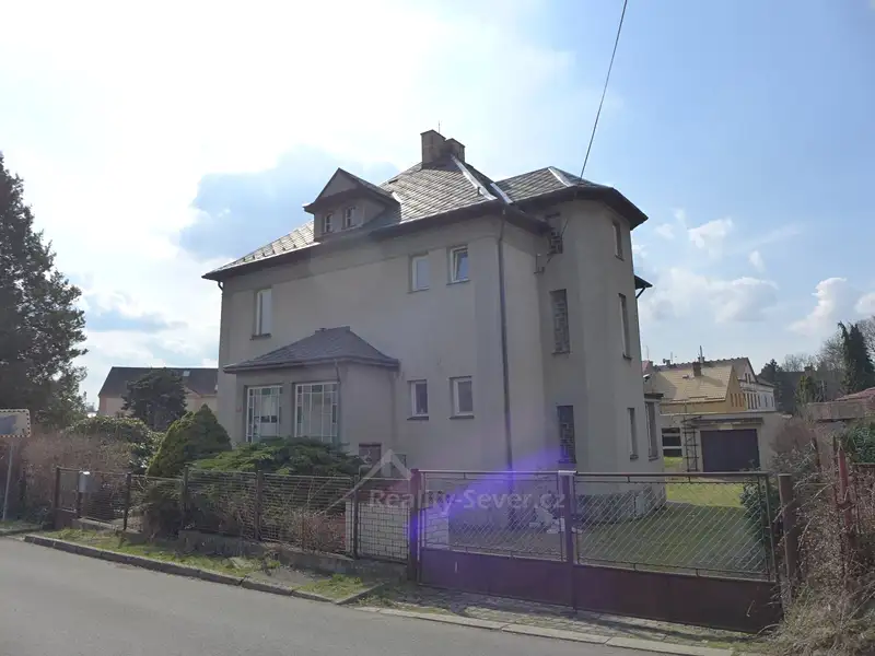 Prodej rodinného domu 261 m², pozemek 1673 m², Nový Bor – náhled fotky 2