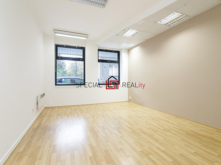 Комерційне приміщення на продаж, 108 м² (1 з 9)