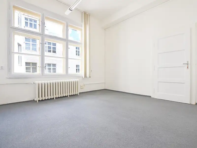 Pronájem kanceláře 12 m², Praha – náhled fotky 1