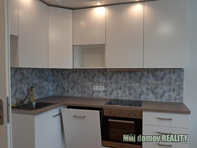 Pronájem bytu 3+kk 85 m² (Jednopodlažní)