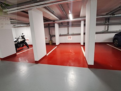 Pronájem garážového stání 12 m² — photo 3