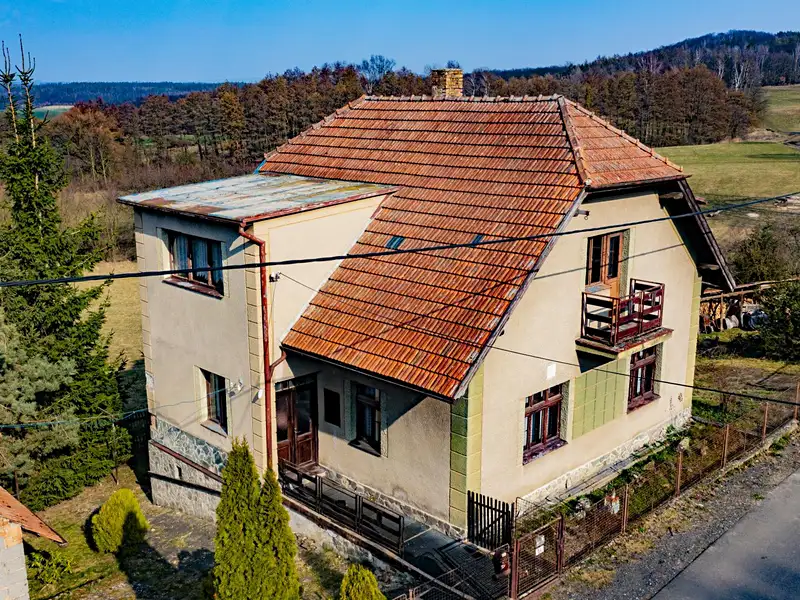 Prodej rodinného domu 140 m², pozemek 1086 m², Lhotky – náhled fotky 1