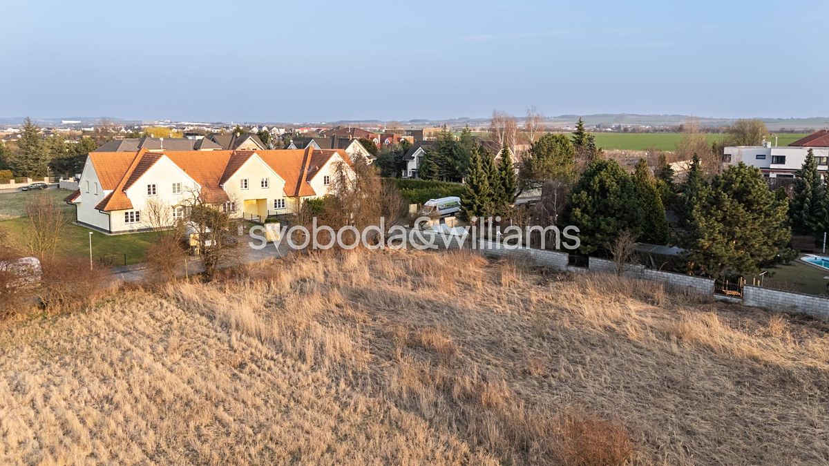 Prodej stavebního pozemku 2108 m² – fotografie 2
