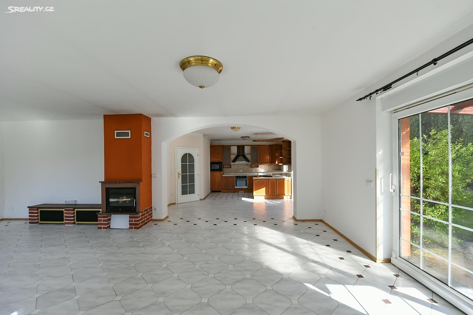 Prodej  rodinného domu 400 m², pozemek 1 400 m² – další